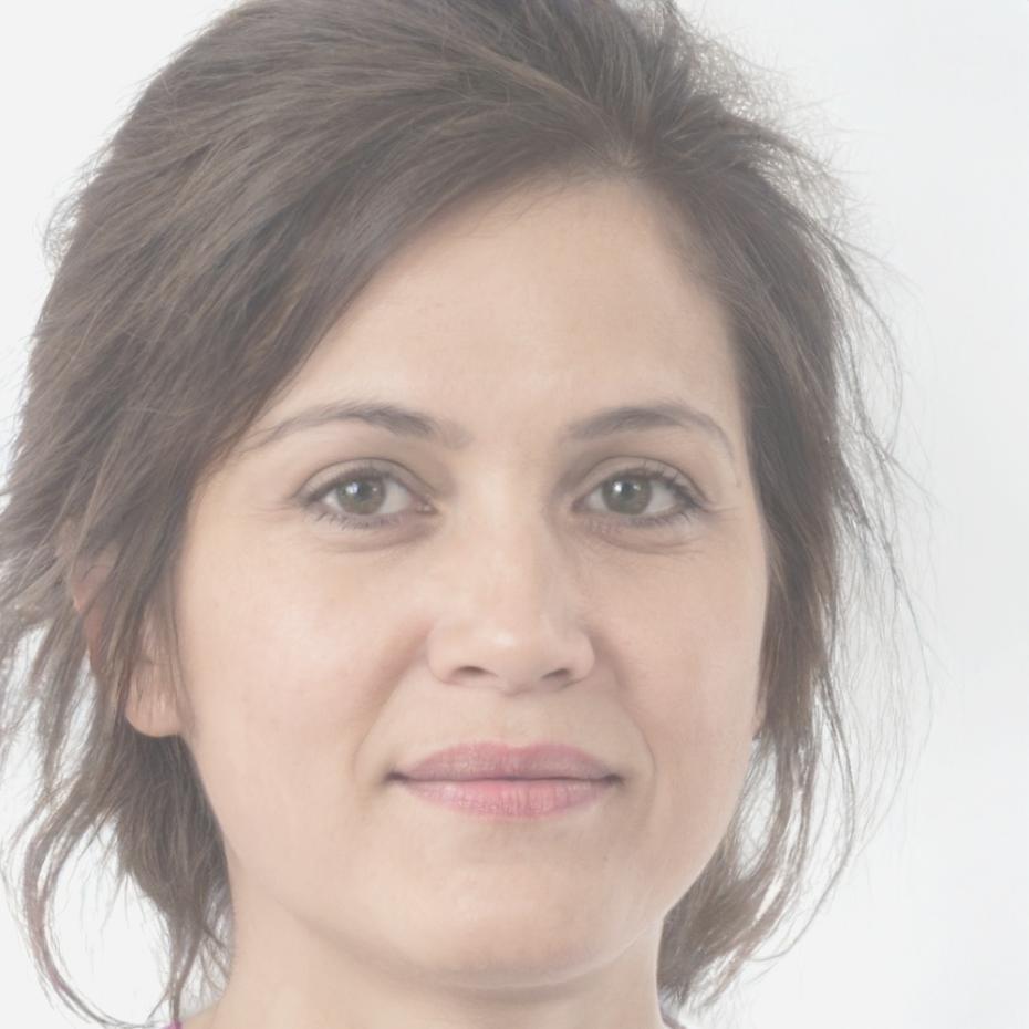 Elena Martínez, Directora de Análisis Financiero
